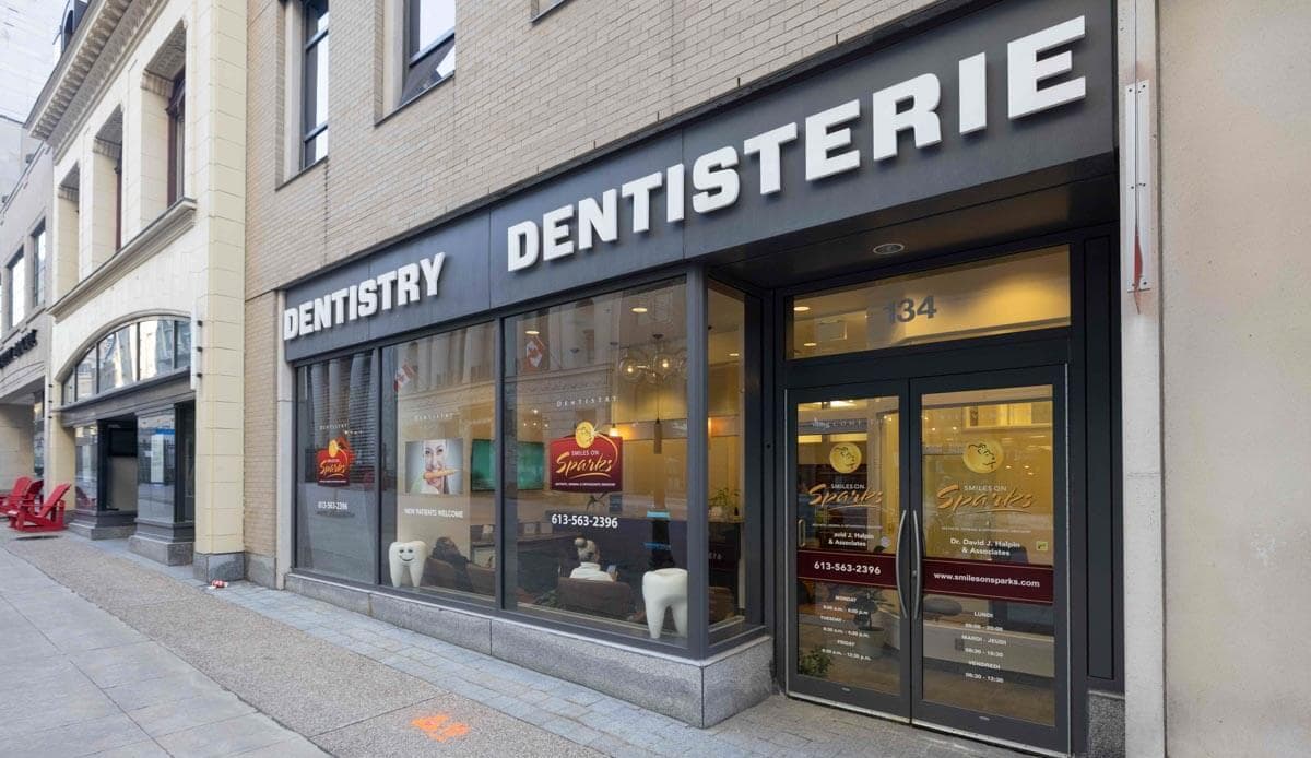 Smiles on Sparks dental clinic reception, downtown Ottawa